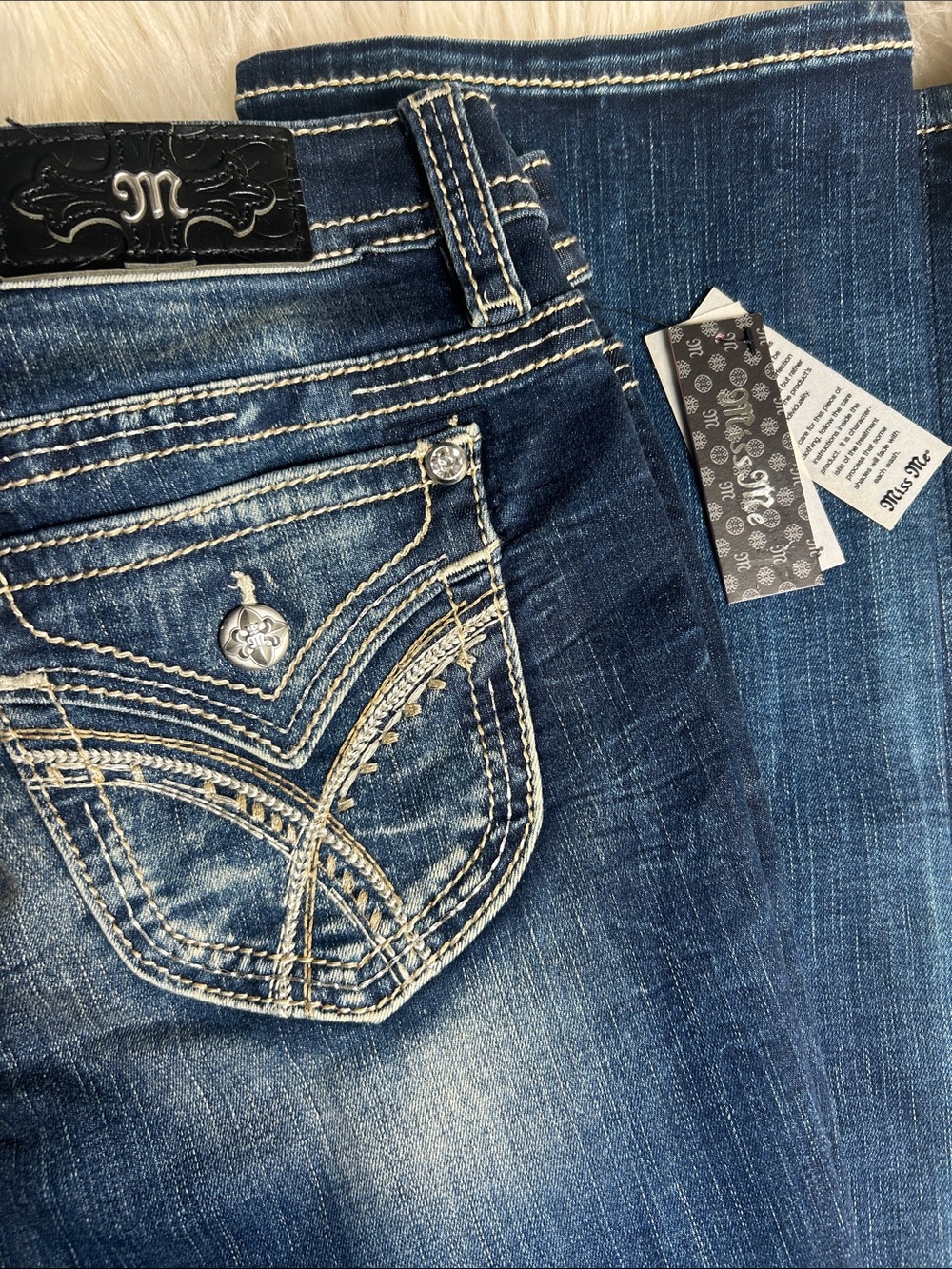 Miss Me Jeans Women's Size 30 Embroidered Embellished Pockets Slim Bootcut Jeans